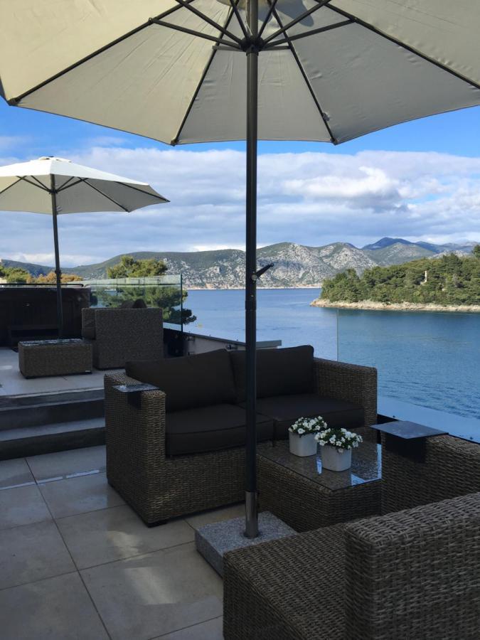 High View-A Seaside Villa With Huge Jacuzzi Račišće Exterior foto